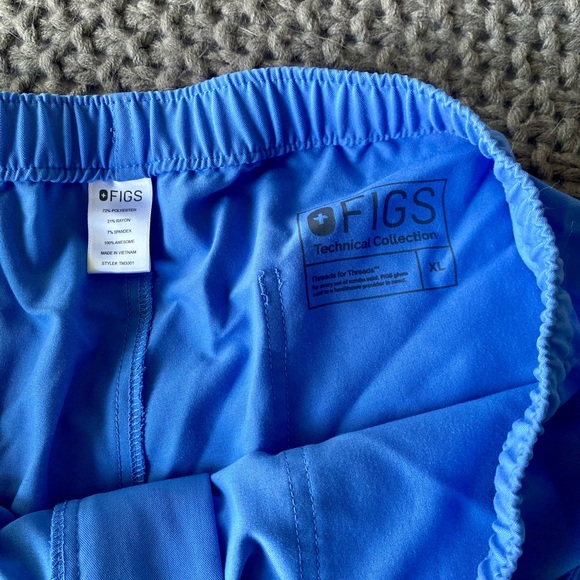 Figs Men’s Technical Collection Scrub Set - Picture 11 of 12